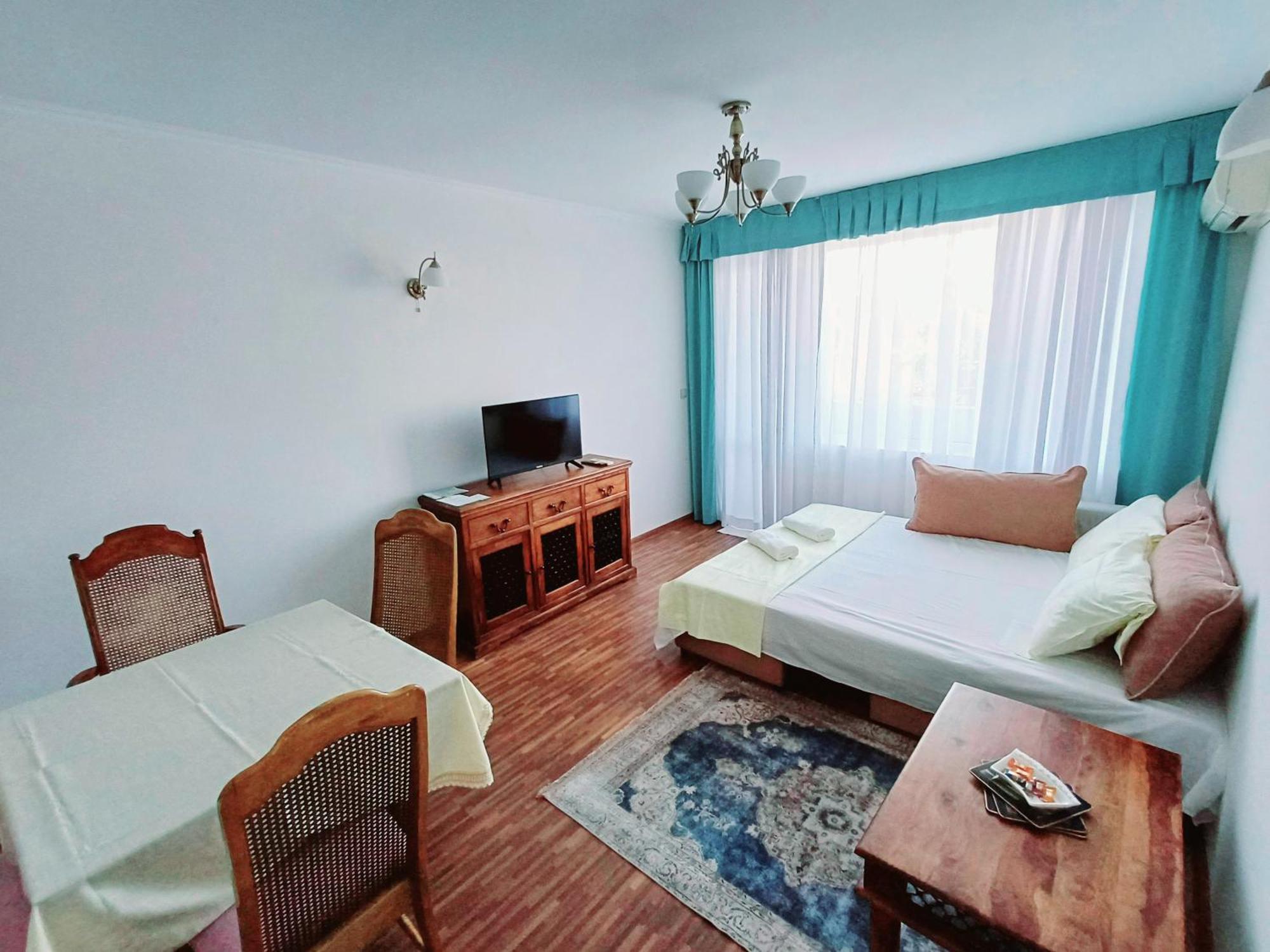 Wild Cherry Apartments سينتس قسطنطين وهيلينا المظهر الخارجي الصورة
